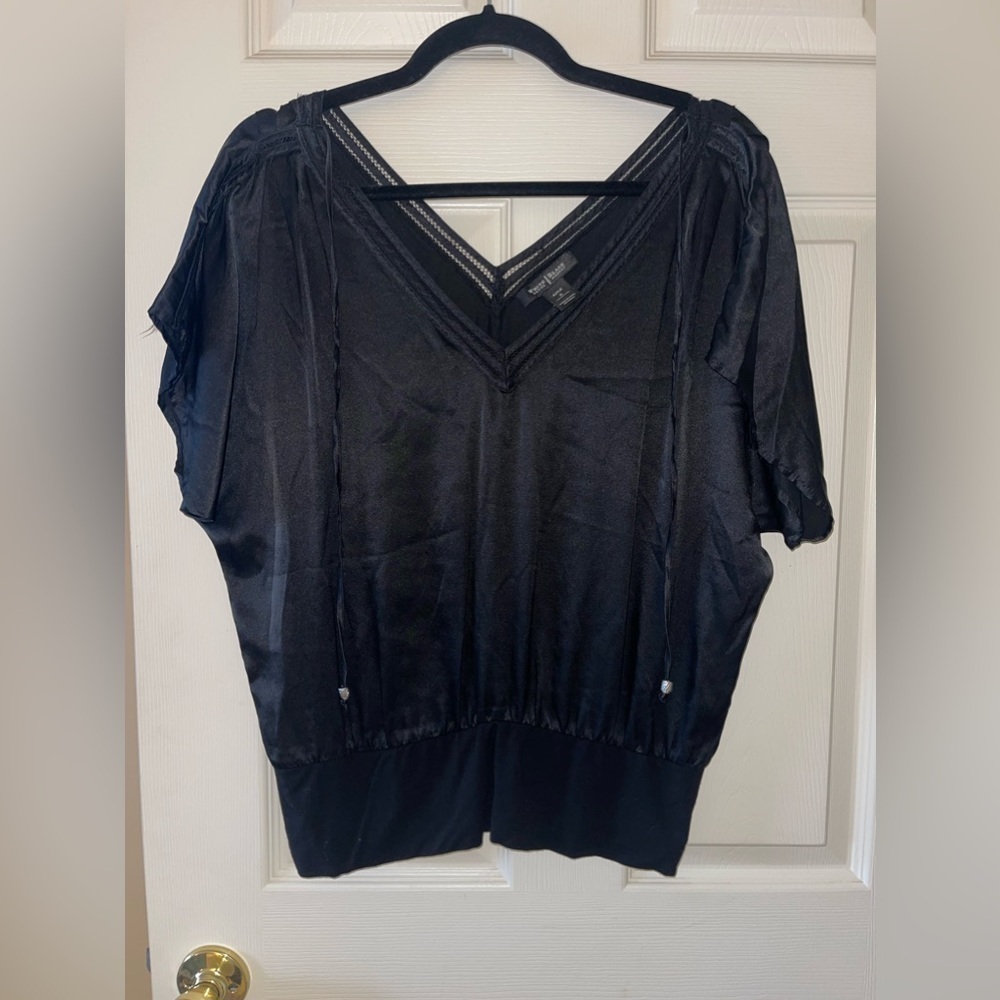 White House/Black Market silk blouse • womans Small